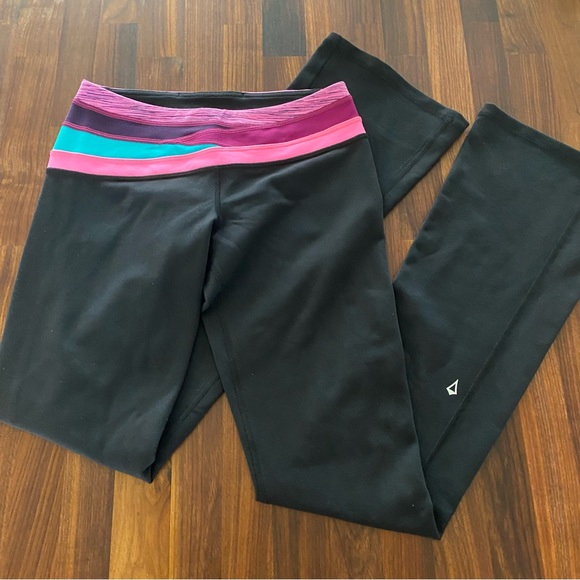 Ivivva by Lululemon Flare Leggings  size 14 - Picture 1 of 4